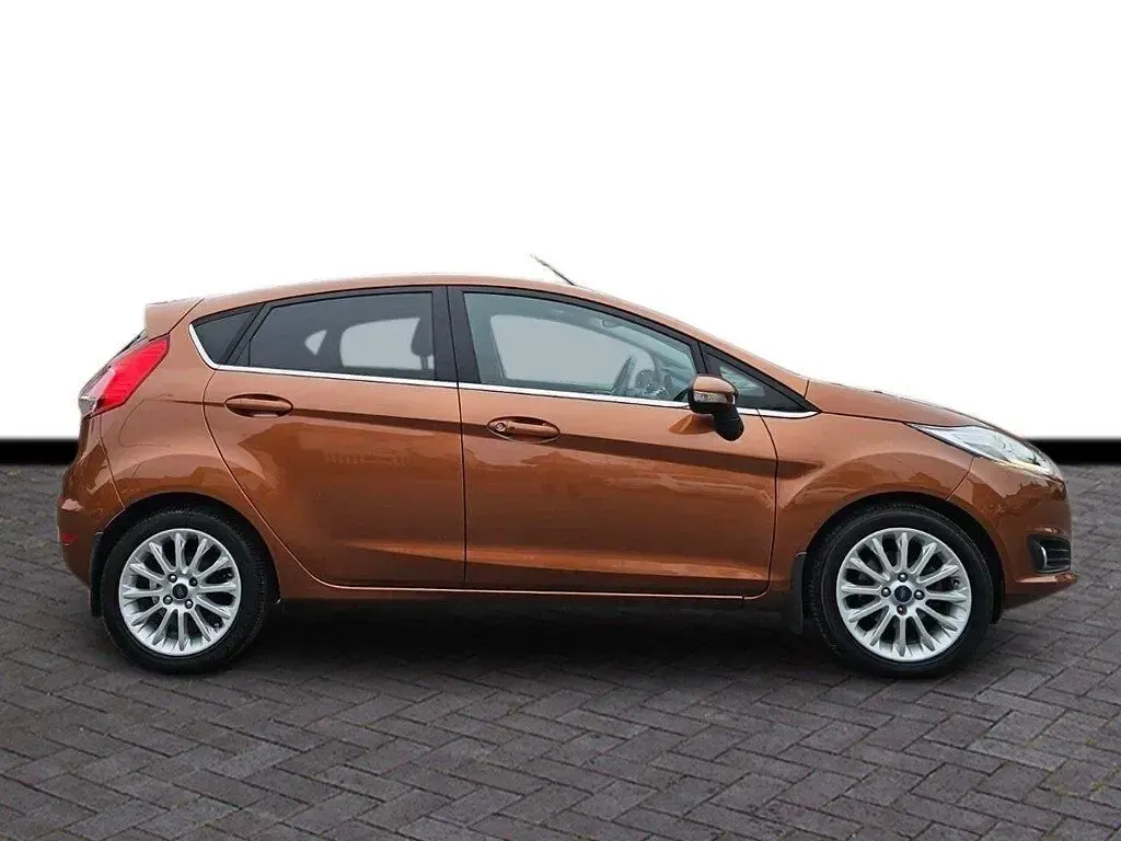 Used Ford Fiesta Titanium X 95 HP (69 kW) 2014 Yellow Hatchback