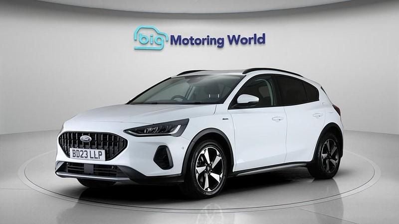Used Ford Focus Active 125 HP (91 kW) 2023 White Hatchback