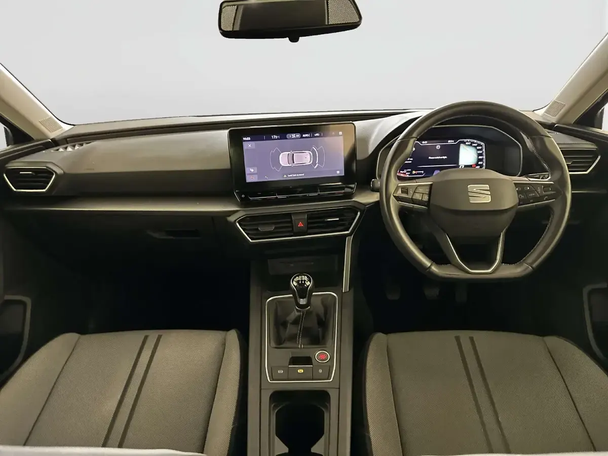 Begagnad Seat Leon SE Dynamic 110 HK (80 kW) 2021 Grå Halvkombi