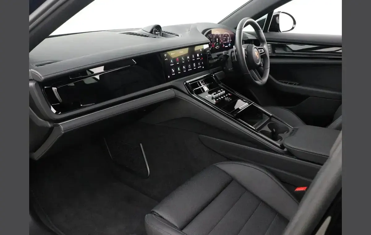 Used Porsche Panamera 4 E-Hybrid 464 HP (341 kW) 2025 Black Hatchback