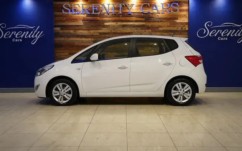 Used Hyundai ix20 Active 90 HP (66 kW) 2014 White Hatchback