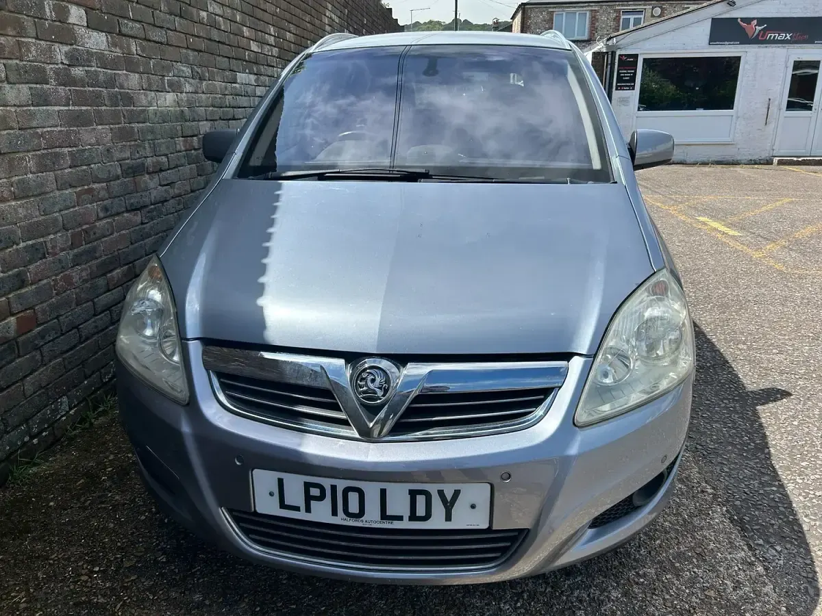 Used Vauxhall Zafira Elite 2010 Silver MPV