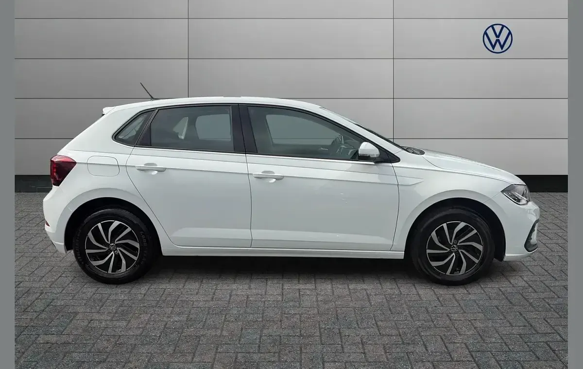 Used VW Polo Life 95 HP (69 kW) 2025 White Hatchback