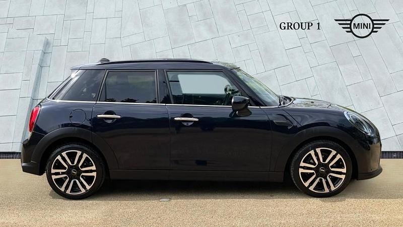 Usado Mini Cooper Exclusive 136 HP (100 kW) 2023 Preto Citadino