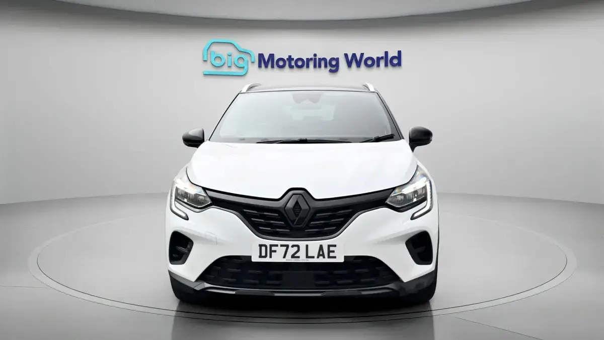 Used Renault Captur Rive Gauche 145 HP (106 kW) 2023 White/black SUV
