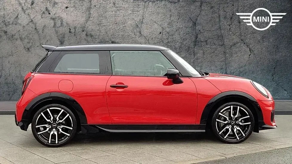 Used Mini Cooper Hatch 113 kW (154 HP) 2026 Red Hatchback