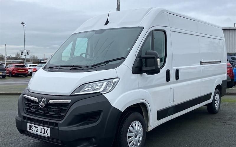 Used Vauxhall Movano 140 HP (102 kW) 2023 White MPV