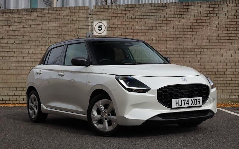 Used Suzuki Swift 82 HP (60 kW) 2025 Pure white/mineral grey Hatchback