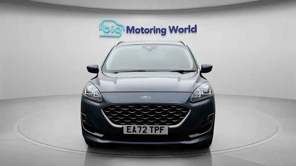 Usado Ford Kuga Vignale 190 HP (139 kW) 2023 Azul SUV