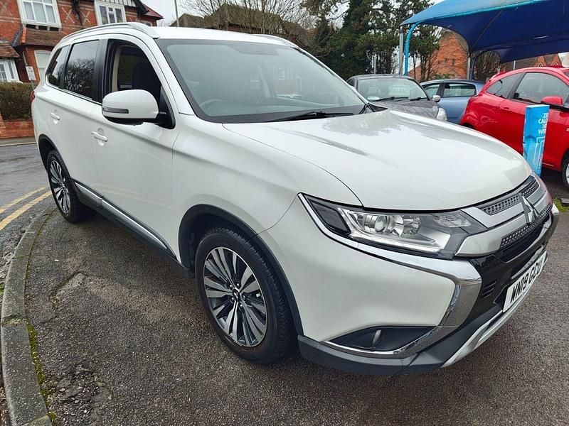 Used Mitsubishi Outlander 2019 White SUV