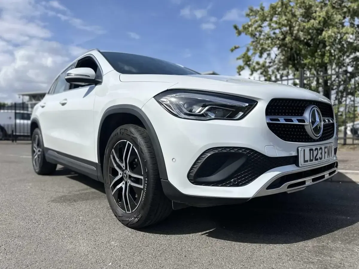 Usado Mercedes GLA200 Executive 163 HP (119 kW) 2023 Branco SUV