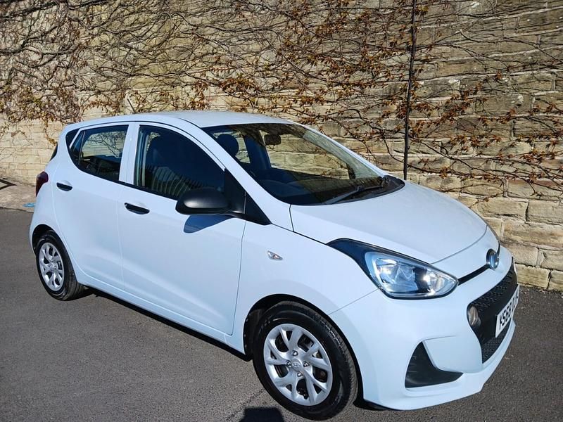 Usado Hyundai i10 66 HP (48 kW) 2018 Cinzento Citadino