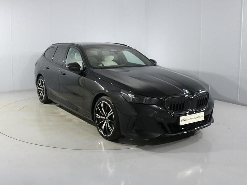 New BMW 550e M Sport 482 HP (354 kW) 2025 Black Estate