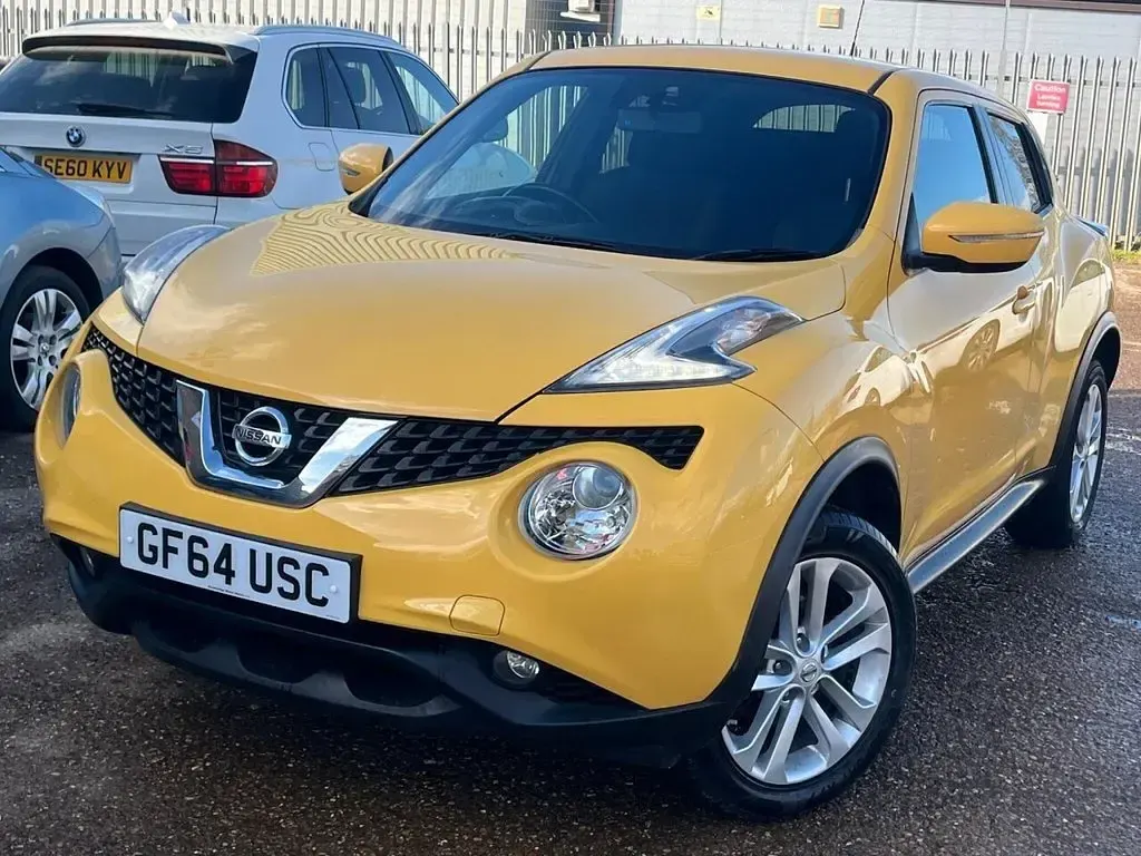 Used Nissan Juke Acenta Premium 117 HP (86 kW) 2014 Yellow SUV