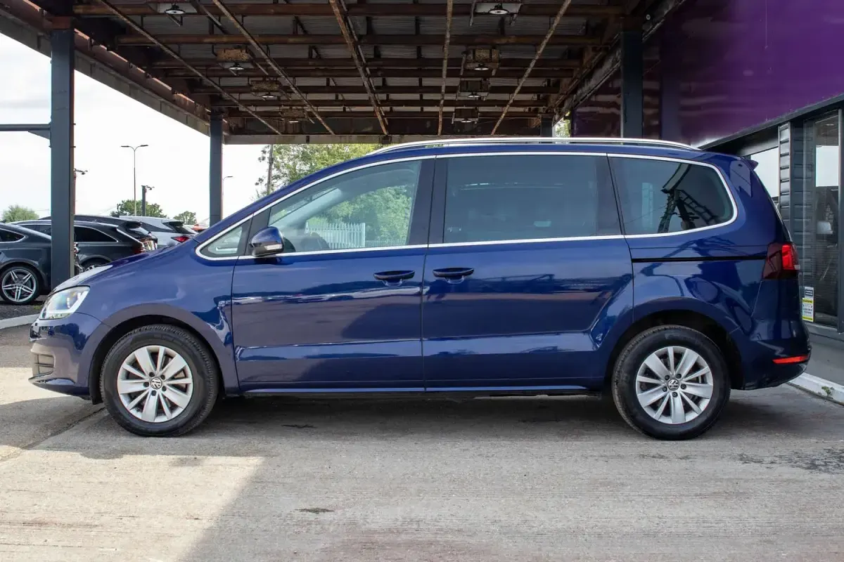 Used VW Sharan SE 150 HP (110 kW) 2019 Blue MPV