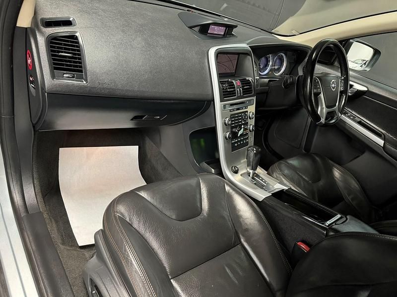 Used Volvo XC60 SE Lux 205 HP (150 kW) 2010 Silver SUV