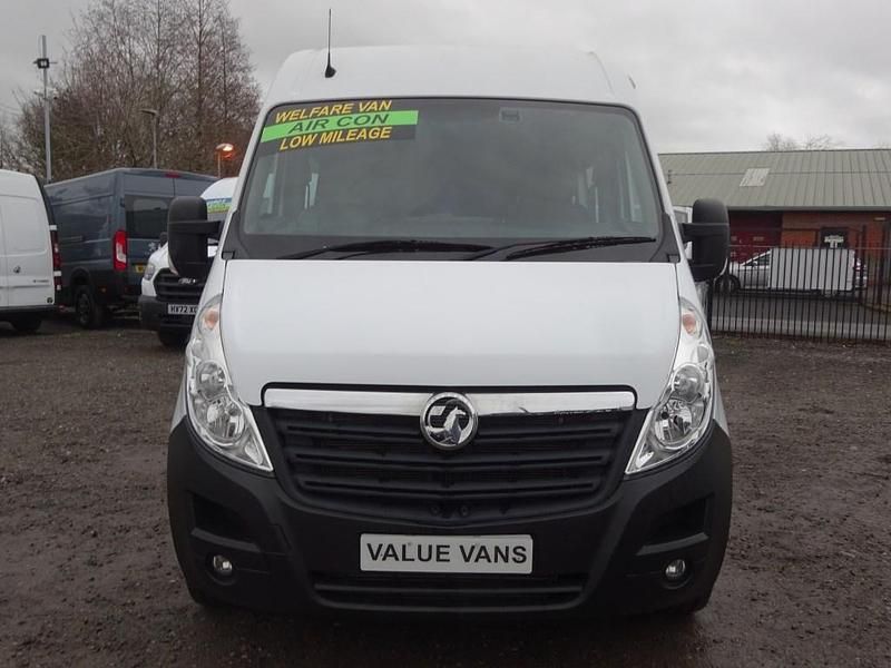 Begagnad Vauxhall Movano 130 HK (95 kW) 2020 Vit Minibuss
