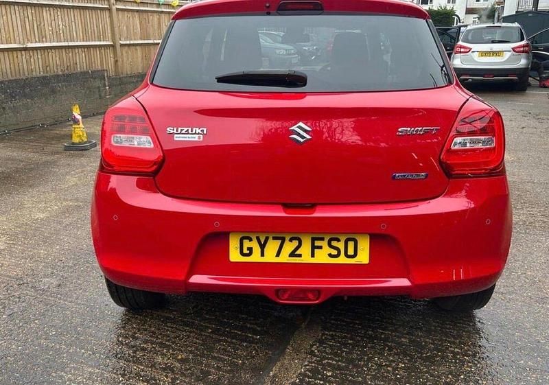 Usado Suzuki Swift SZ5 2022 Vermelho Citadino