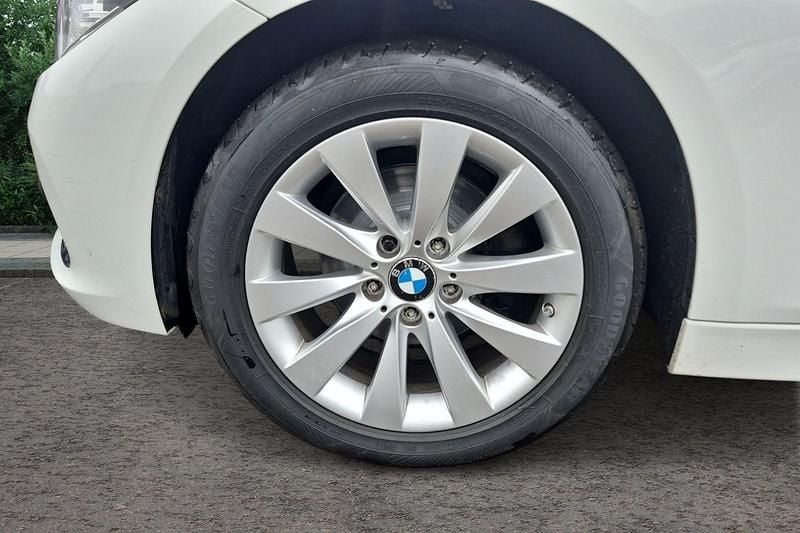 Used BMW 320 Sport Line 184 HP (135 kW) 2018 White Sedan