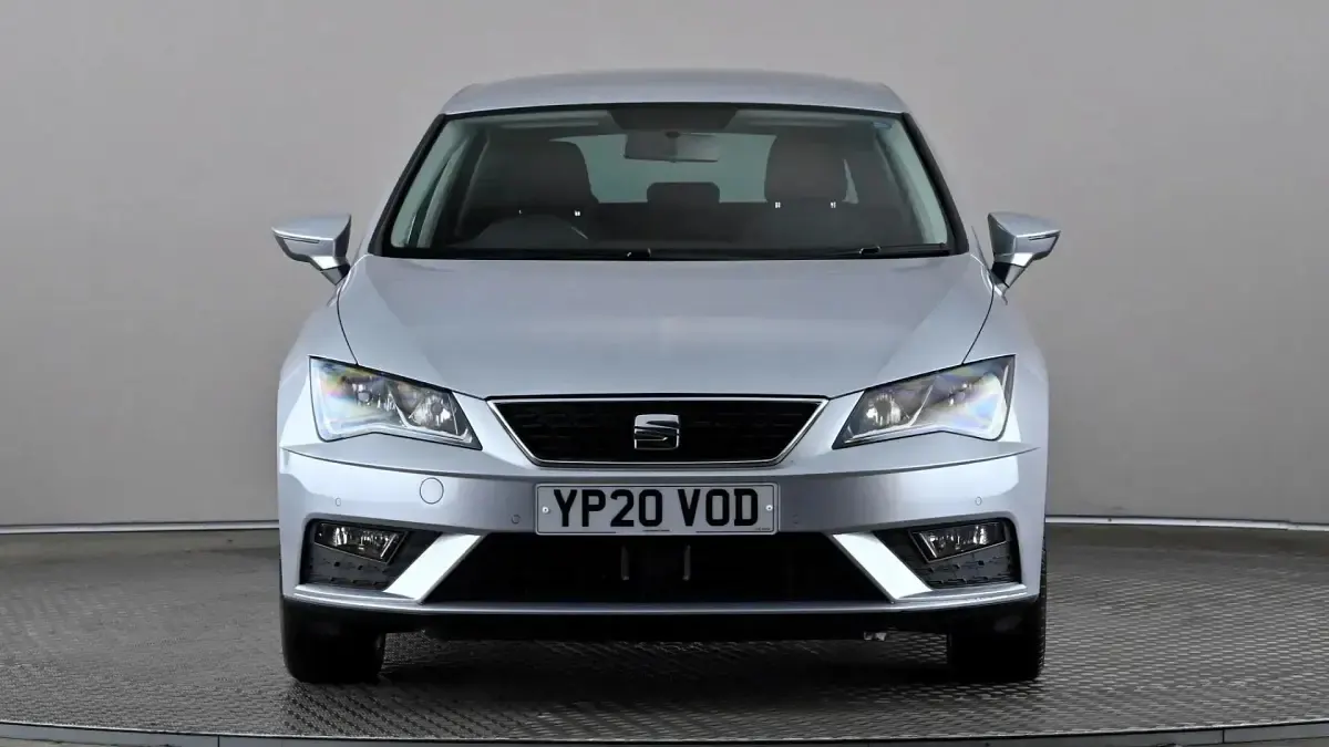 Begagnad Seat Leon SE Dynamic 115 HK (84 kW) 2020 Silver Halvkombi