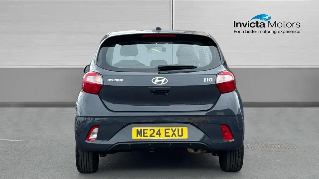 Used Hyundai i10 Advanced 79 HP (58 kW) 2024 Aurora grey pearl Hatchback