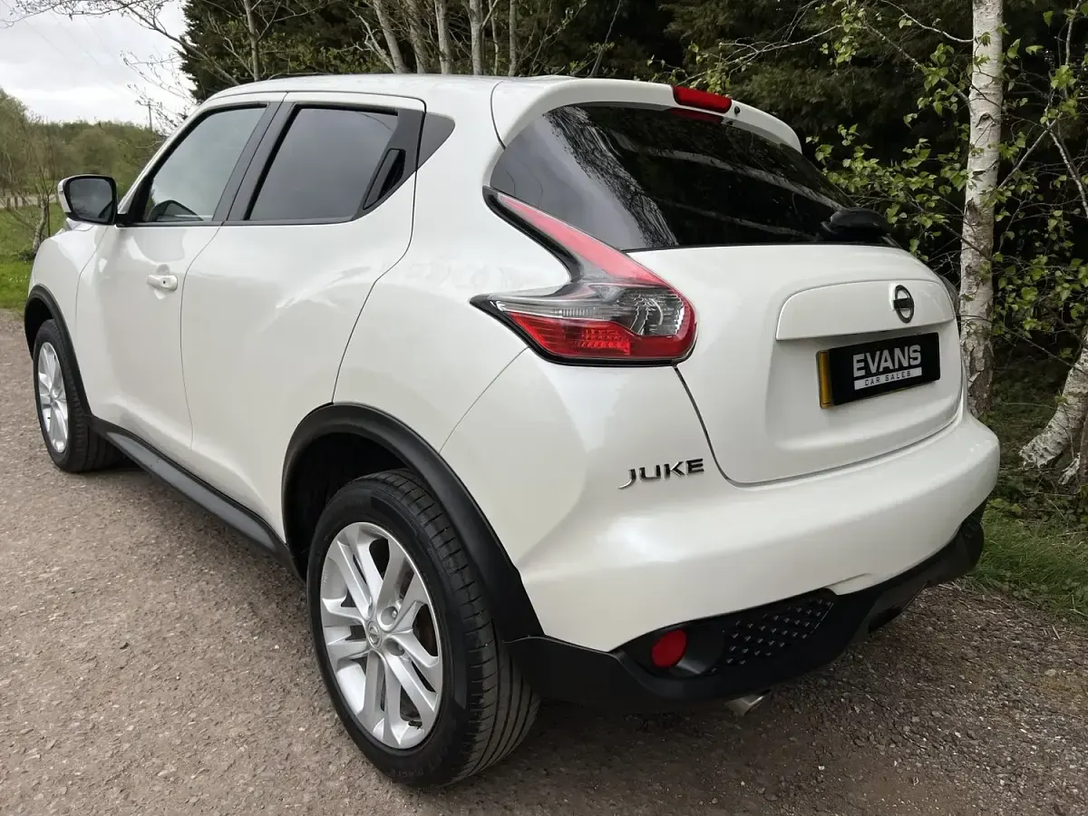 Used Nissan Juke N-Connecta 110 HP (80 kW) 2017 White SUV