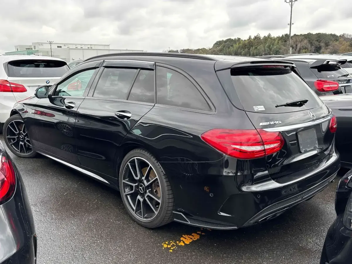 Used Mercedes C43 AMG 385 HP (283 kW) 2018 Black Estate