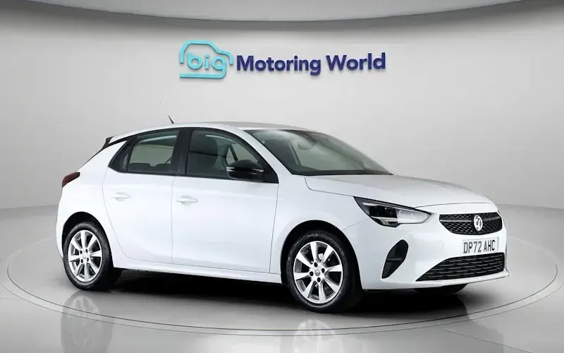 Used Vauxhall Corsa Design Edition 75 HP (55 kW) 2023 White Hatchback