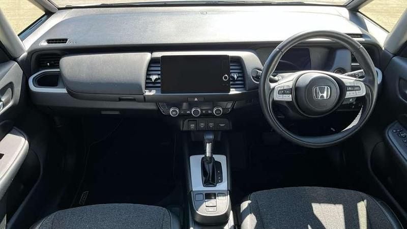 Used Honda Jazz Hybrid 109 HP (80 kW) 2022 White Hatchback