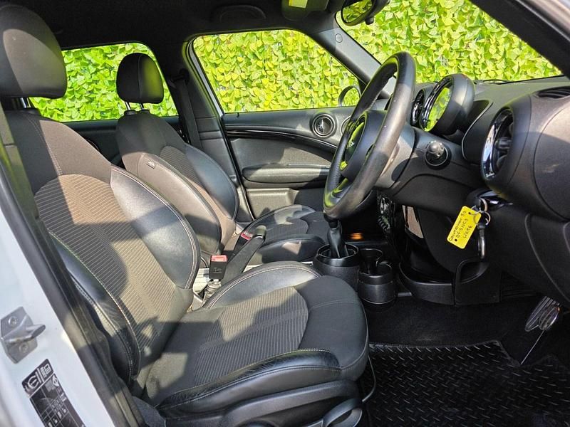 Used Mini Cooper S 2013 White Hatchback