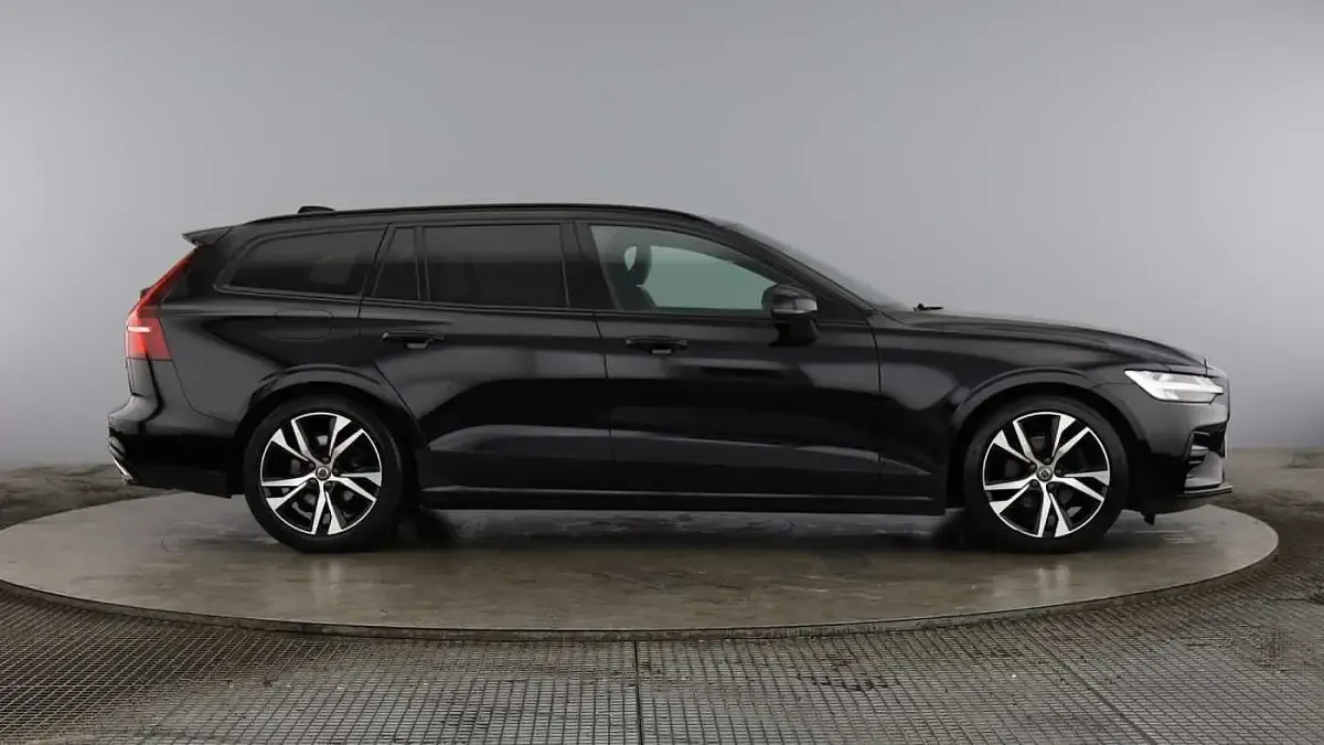 Used Volvo V60 R-Design 2022 Black Estate