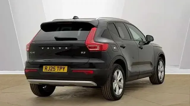 Usado Volvo XC40 Core 161 HP (118 kW) 2025 Preto SUV