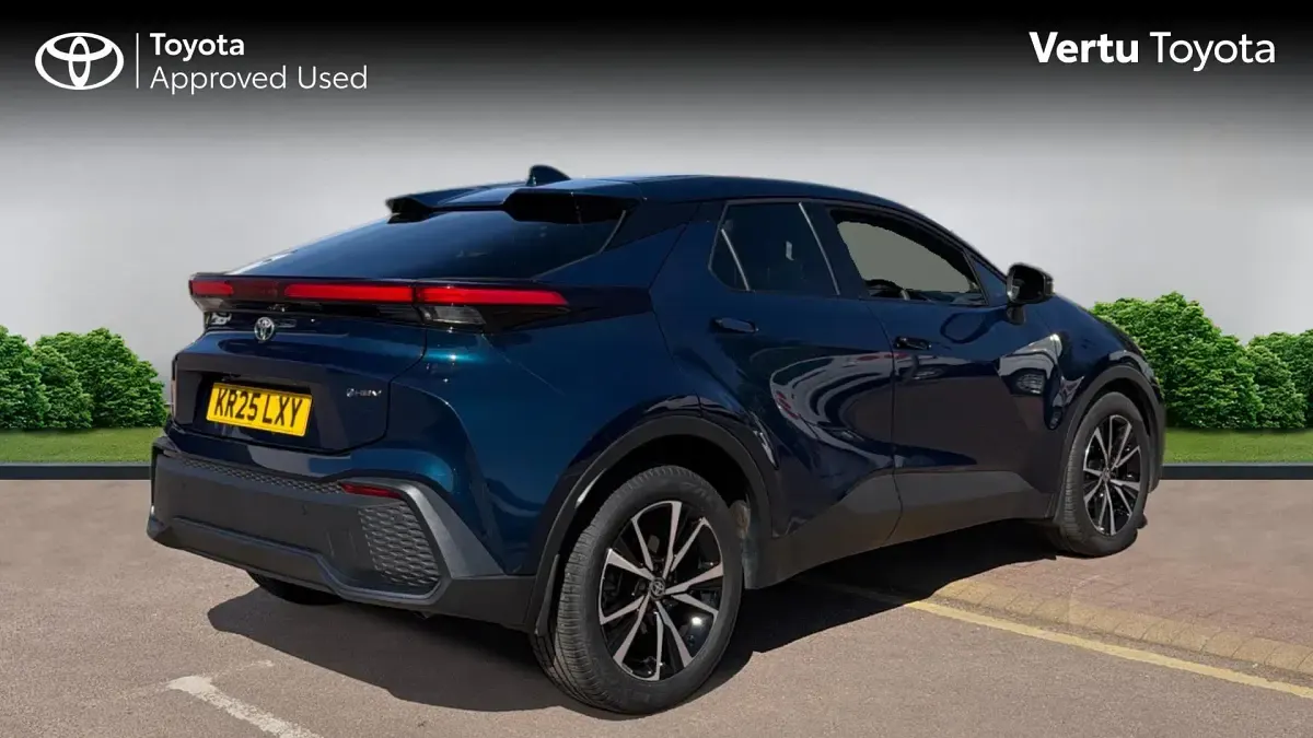 Used Toyota C-HR Design 140 HP (102 kW) 2025 Blue SUV