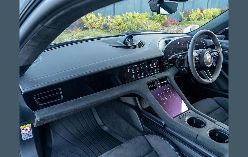 Used Porsche Taycan 439 kW (598 HP) 2023 Black Estate