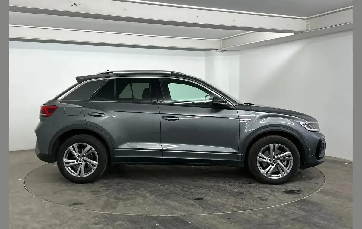 Used VW T-Roc R-line 150 HP (110 kW) 2025 Grey SUV