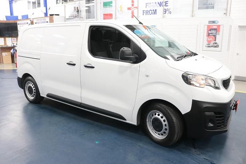 Second-hand Peugeot Expert S 95 CP (69 kW) 2018 Alb Van
