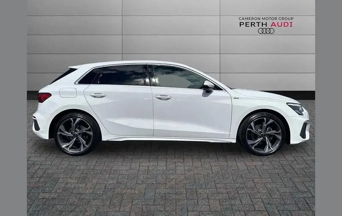 Used Audi A3 S-Line 147 HP (108 kW) 2023 White Sedan