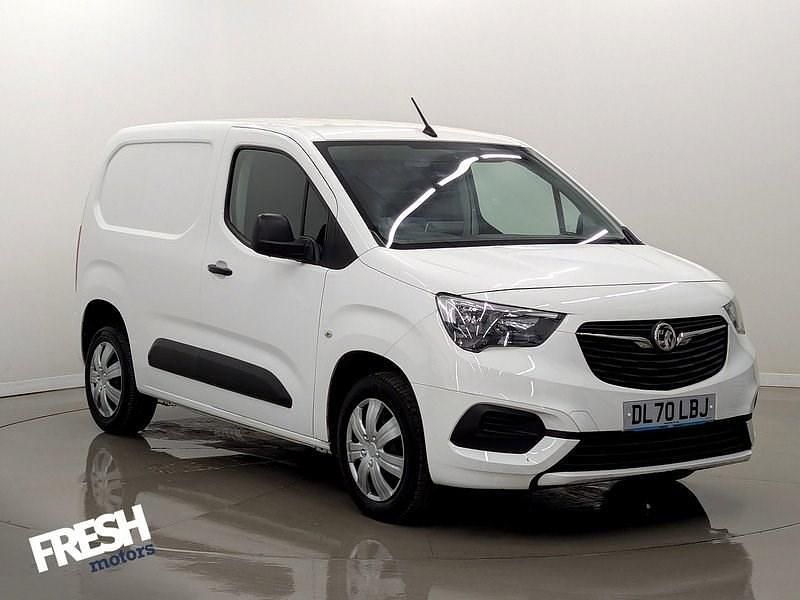 White jade Used 2020 Vauxhall Combo Sportive MPV | £8,699 (Fair price) - Image 1/3