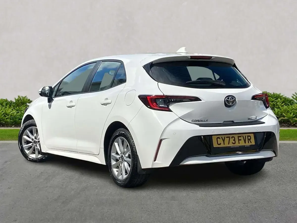 Used Toyota Corolla 2023 White Hatchback
