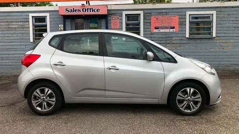Used Kia Venga 89 HP (65 kW) 2015 Silver Hatchback