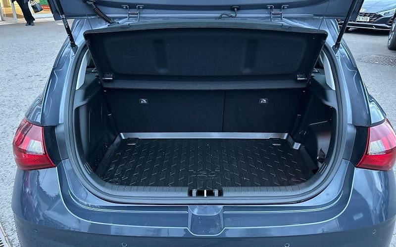 Used Hyundai i20 SE 101 HP (74 kW) 2023 Grey Hatchback