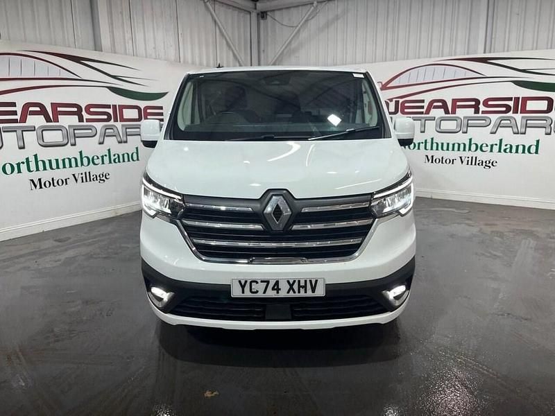 Used Renault Trafic 150 HP (110 kW) 2024 White MPV