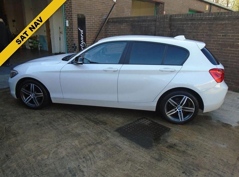 Used BMW 118 Sport Line 2018 White Hatchback