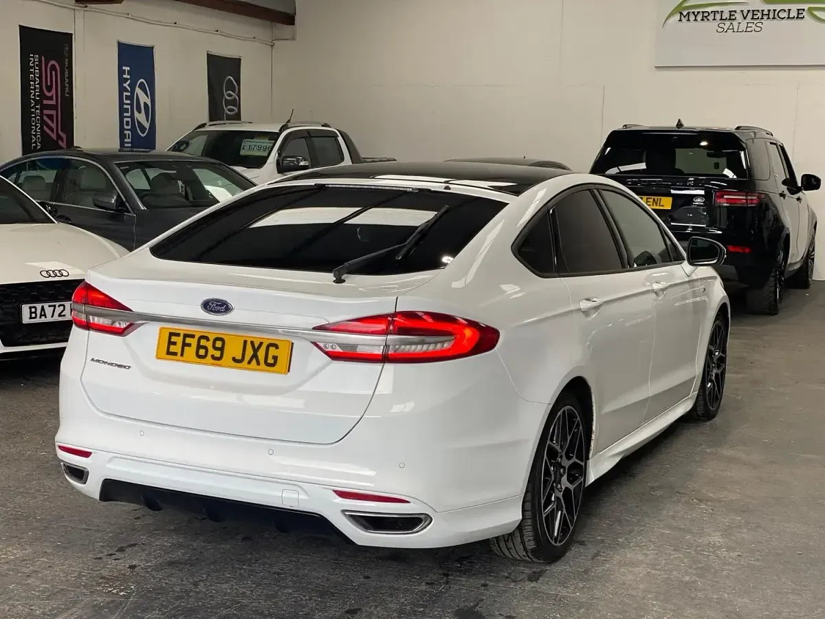 Used Ford Mondeo ST-Line 190 HP (139 kW) 2019 White Hatchback