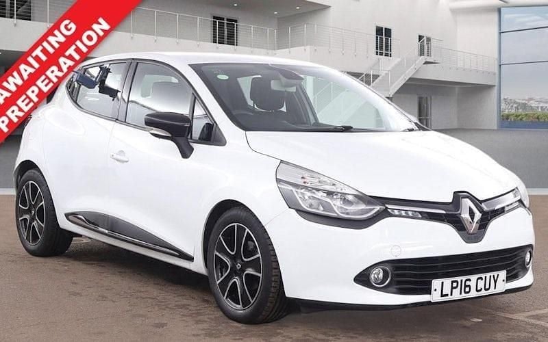 Used Renault Clio IV Dynamique 73 HP (53 kW) 2016 White Hatchback