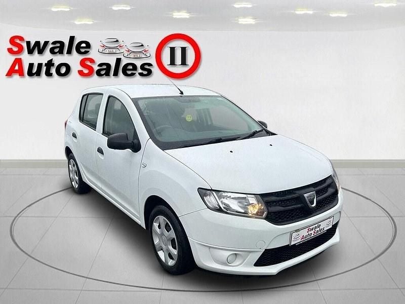 Used Dacia Sandero Ambiance 75 HP (55 kW) 2016 White Hatchback