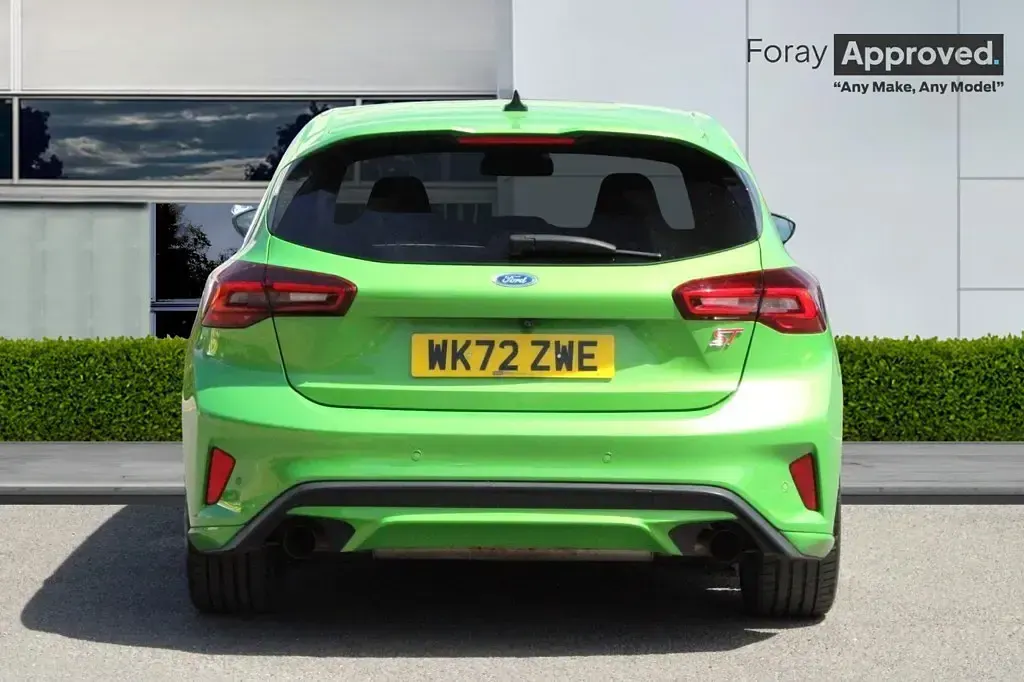 Used Ford Focus ST 280 HP (205 kW) 2022 Mean green Hatchback