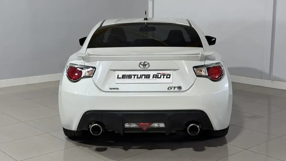 Used Toyota GT86 GT 197 HP (144 kW) 2012 White Coupe