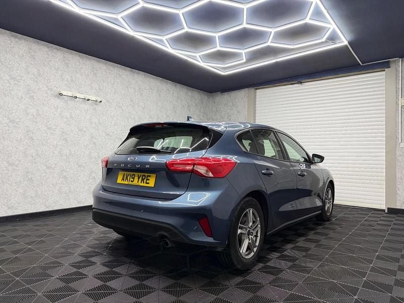 Used Ford Focus Zetec 95 HP (69 kW) 2019 Blue Hatchback