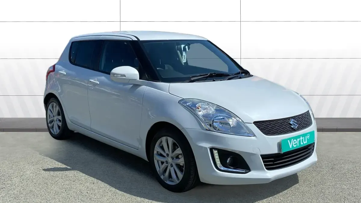 Used Suzuki Swift SZ4 94 HP (69 kW) 2015 White Hatchback